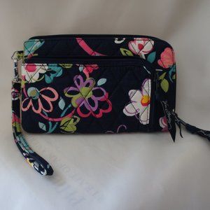 Vera Bradley Zip Zip Wristlet